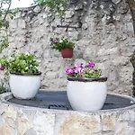 Turístico La Fábrica Hostal Tardajos